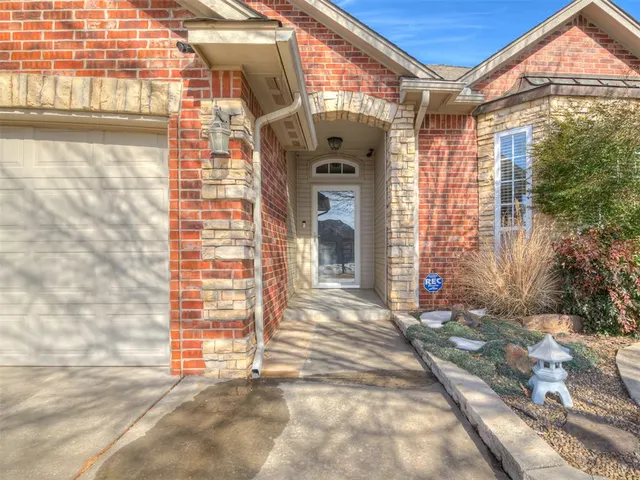 Photo 3 — 2717 SW 141st Street, Oklahoma City, OK 73170