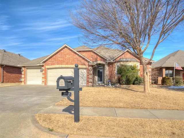 Photo 4 — 2717 SW 141st Street, Oklahoma City, OK 73170