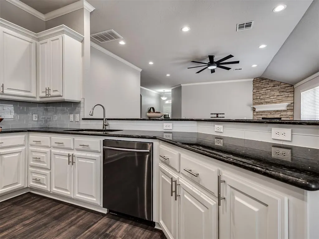 Photo 11 — 2717 SW 141st Street, Oklahoma City, OK 73170