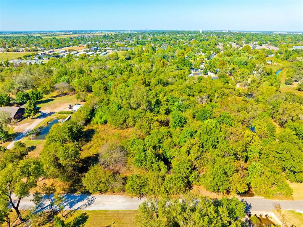 Photo 7 — 4521 Willow Grove Drive, Norman, OK 73072