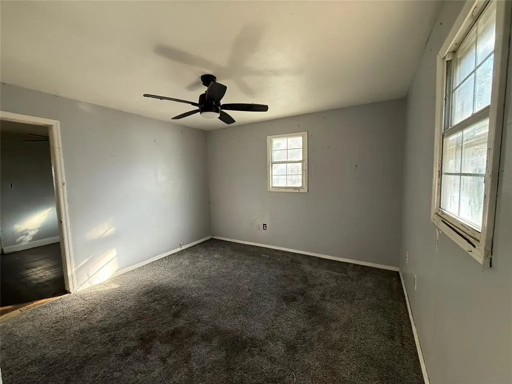 Photo 6 — 811 W 7th Street, Ada, OK 74820