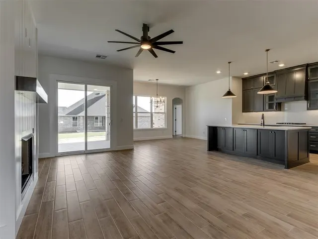 Photo 5 — 10441 SW 51st Street, Mustang, OK 73064