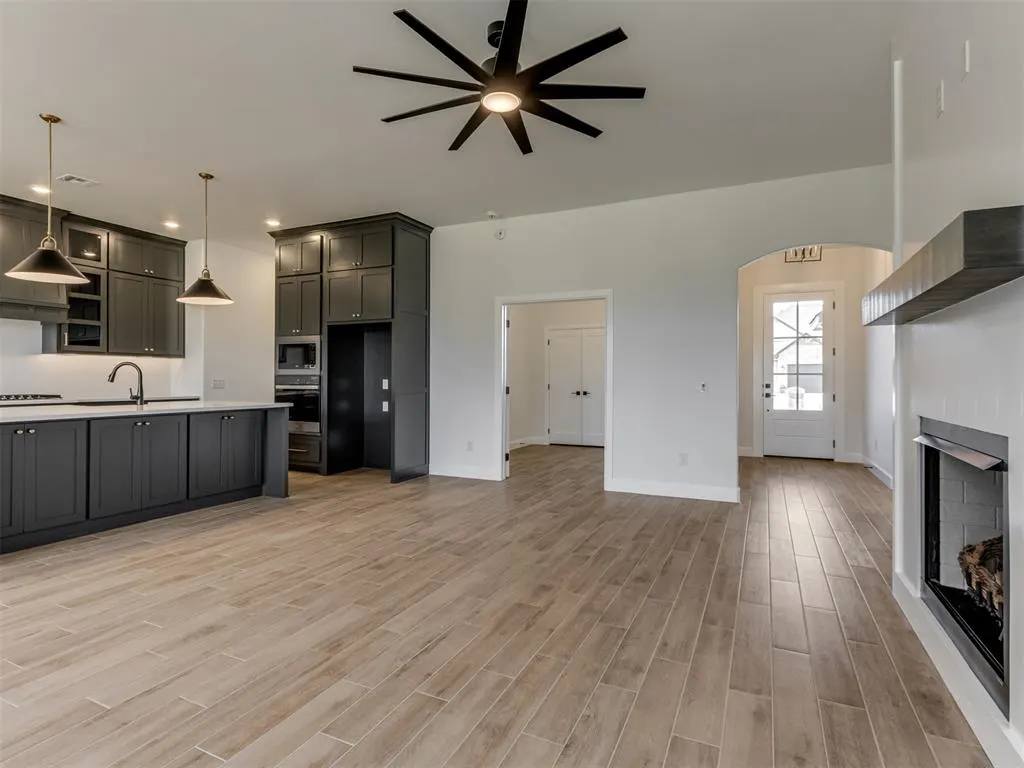 Photo 8 — 10441 SW 51st Street, Mustang, OK 73064
