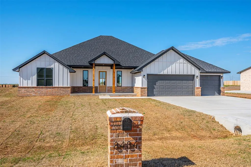 Front exterior — 8484 Rip Way, El Reno, OK 73036