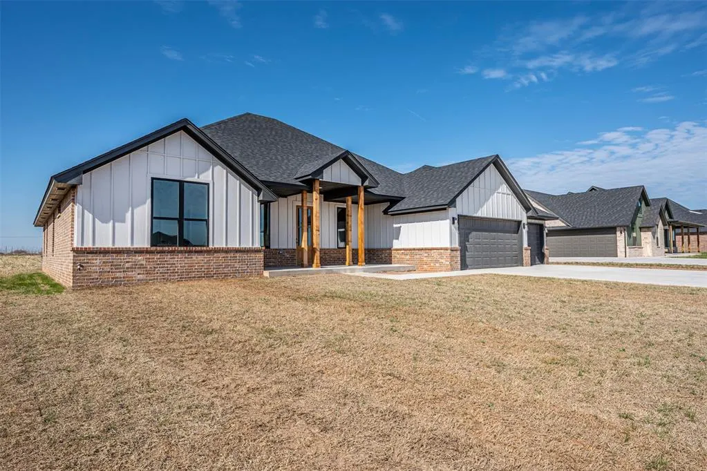 Photo 3 — 8484 Rip Way, El Reno, OK 73036