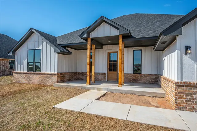 Photo 4 — 8484 Rip Way, El Reno, OK 73036