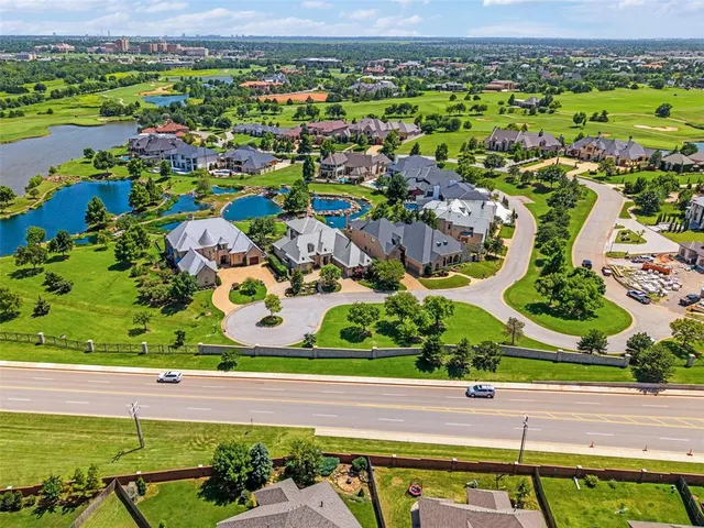 Photo 4 — 15012 Gaillardia Lane, Oklahoma City, OK 73142