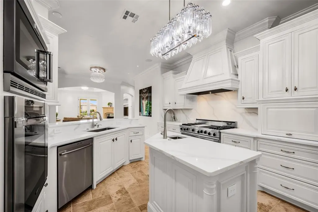 Photo 9 — 15012 Gaillardia Lane, Oklahoma City, OK 73142