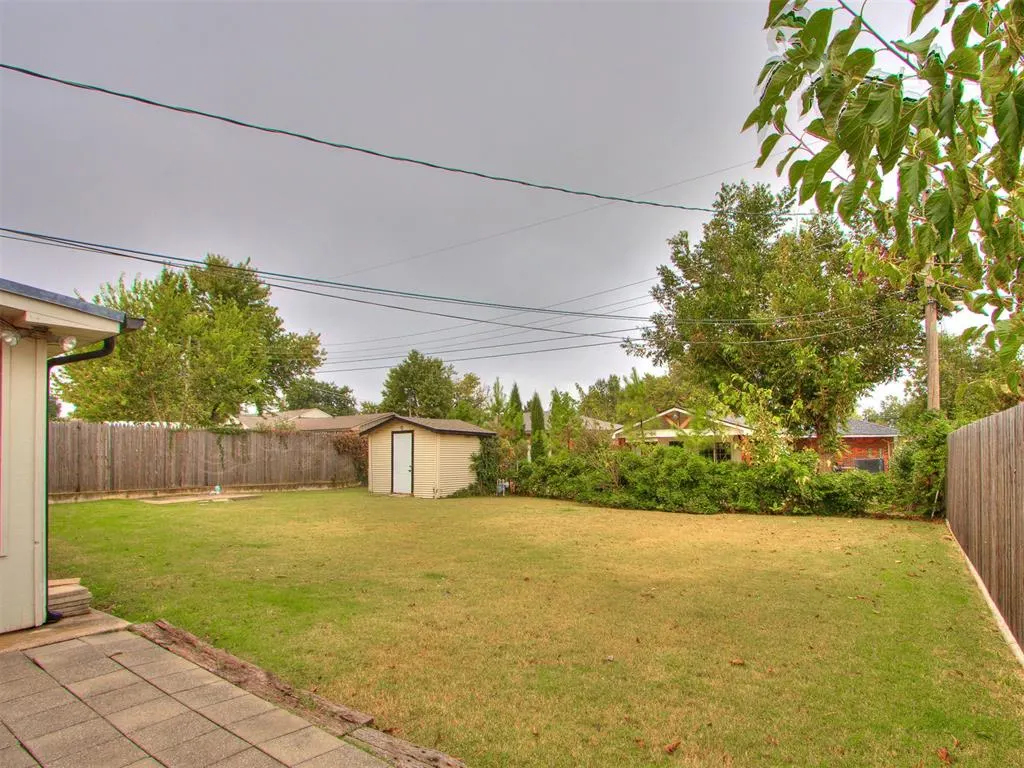 Photo 4 — 4437 NW 11th Terrace, Oklahoma City, OK 73107