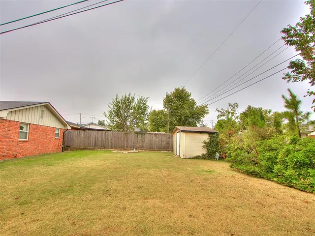 Photo 5 — 4437 NW 11th Terrace, Oklahoma City, OK 73107