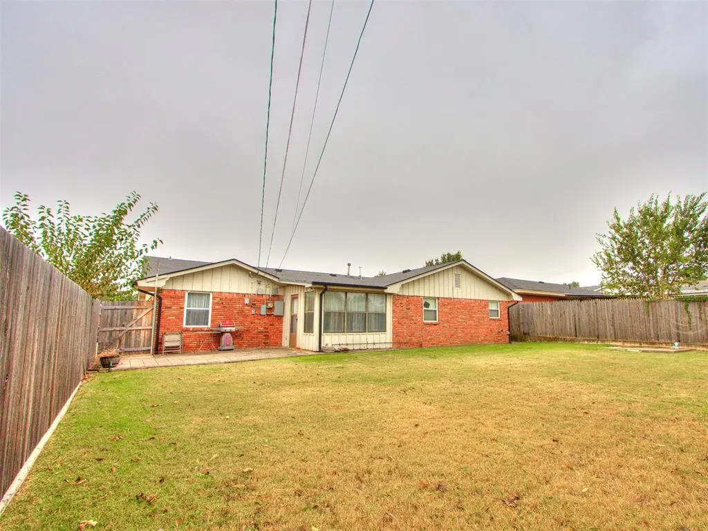 Photo 6 — 4437 NW 11th Terrace, Oklahoma City, OK 73107