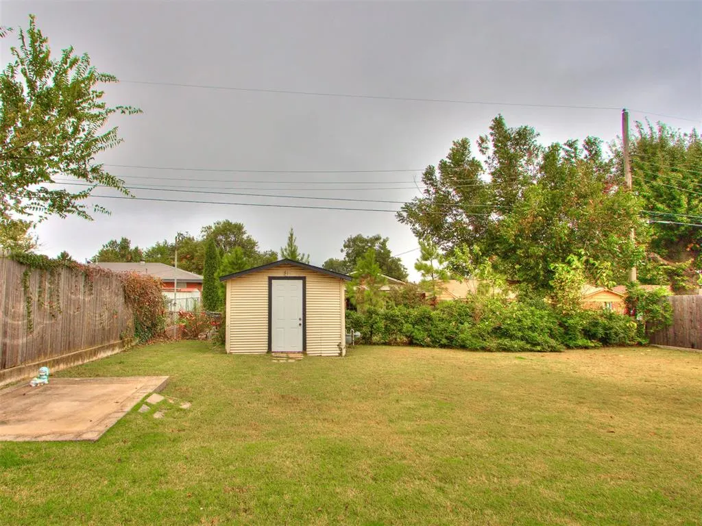 Photo 7 — 4437 NW 11th Terrace, Oklahoma City, OK 73107