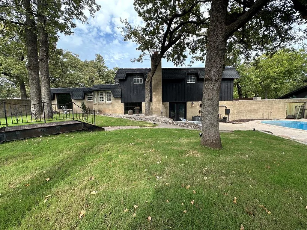 Photo 5 — 8028 Golden Oaks Road, Oklahoma City, OK 73127