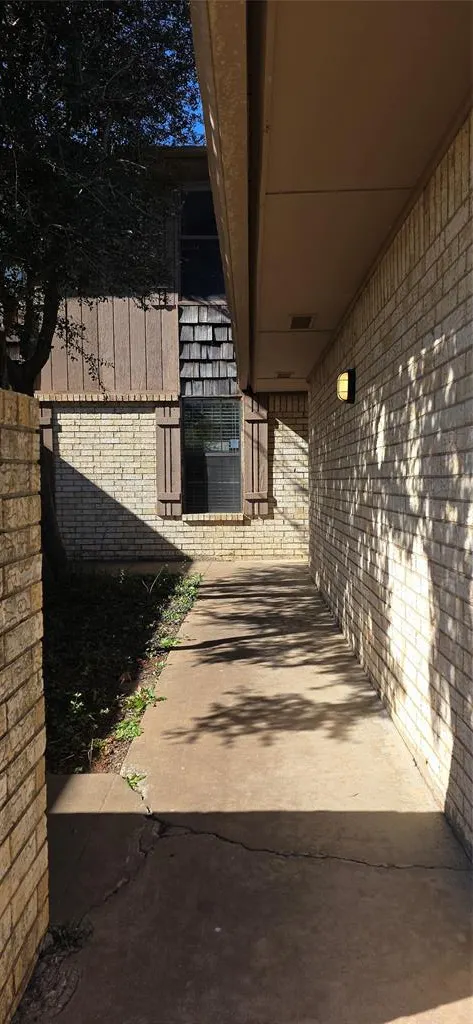 Photo 2 — 7307 Edenborough Drive, Oklahoma City, OK 73132
