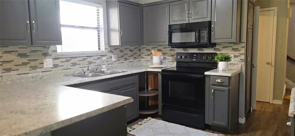 Photo 8 — 7307 Edenborough Drive, Oklahoma City, OK 73132