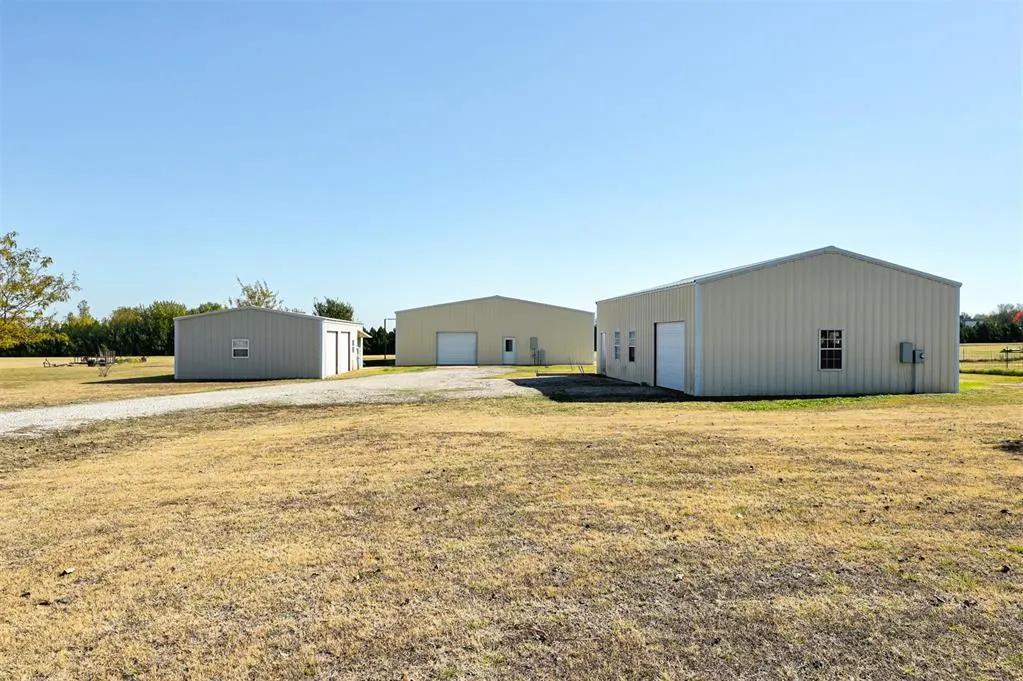 Photo 2 — 27458 Airstrip Road, Washington, OK 73093
