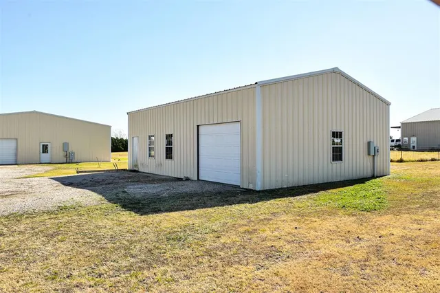 Photo 3 — 27458 Airstrip Road, Washington, OK 73093