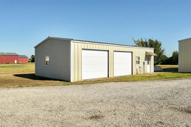 Photo 4 — 27458 Airstrip Road, Washington, OK 73093