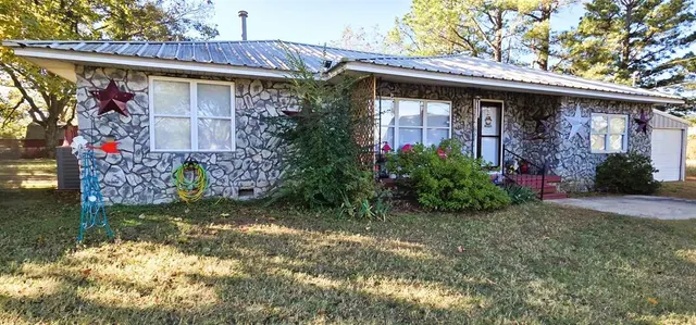 Photo 3 — 903 E Adams, Holdenville, OK 74848