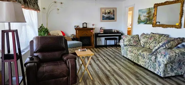 Photo 8 — 903 E Adams, Holdenville, OK 74848