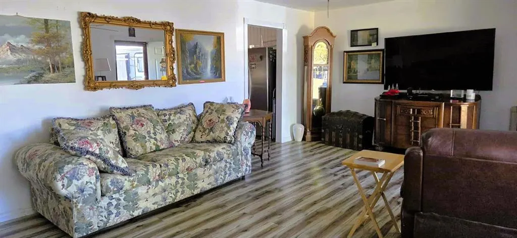 Photo 9 — 903 E Adams, Holdenville, OK 74848