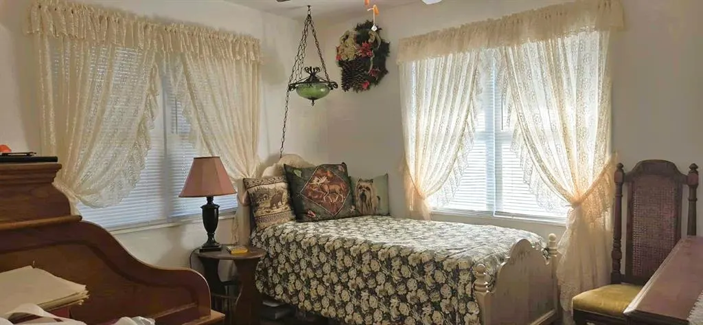 Photo 26 — 903 E Adams, Holdenville, OK 74848