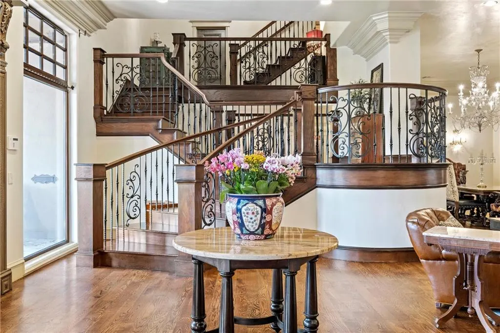 Photo 7 — 1611 Guilford Lane, Nichols Hills, OK 73120