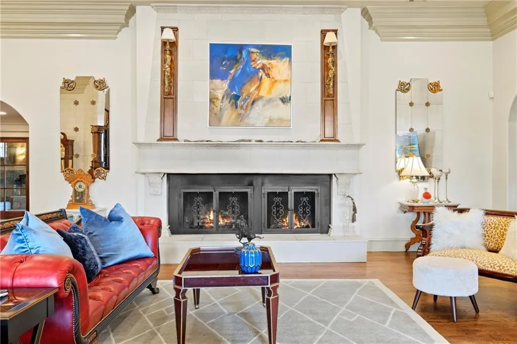 Photo 8 — 1611 Guilford Lane, Nichols Hills, OK 73120