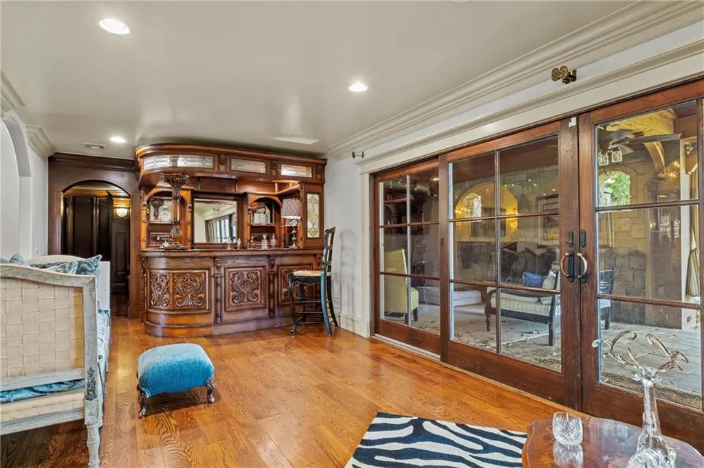 Photo 15 — 1611 Guilford Lane, Nichols Hills, OK 73120