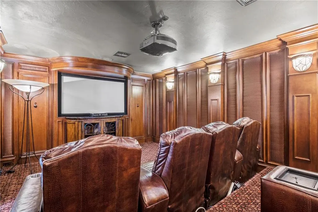 Photo 17 — 1611 Guilford Lane, Nichols Hills, OK 73120