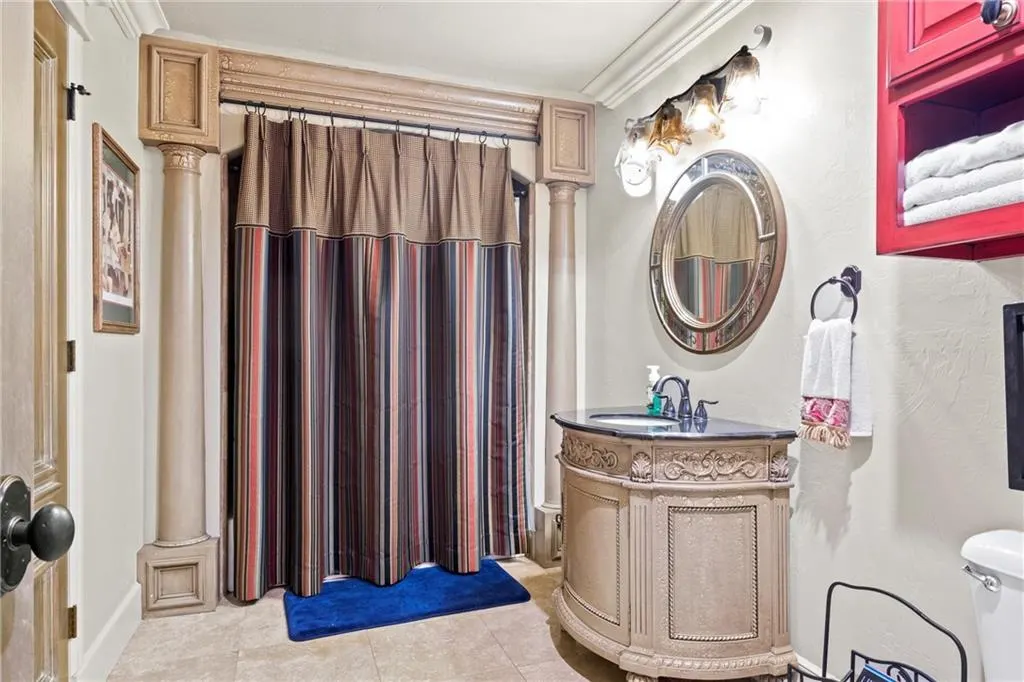 Photo 22 — 1611 Guilford Lane, Nichols Hills, OK 73120