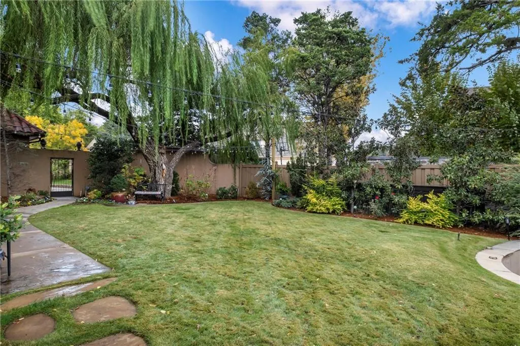 Photo 28 — 1611 Guilford Lane, Nichols Hills, OK 73120