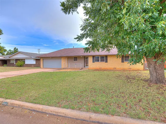 Front exterior — 1303 S 10th Street, Kingfisher, OK 73750