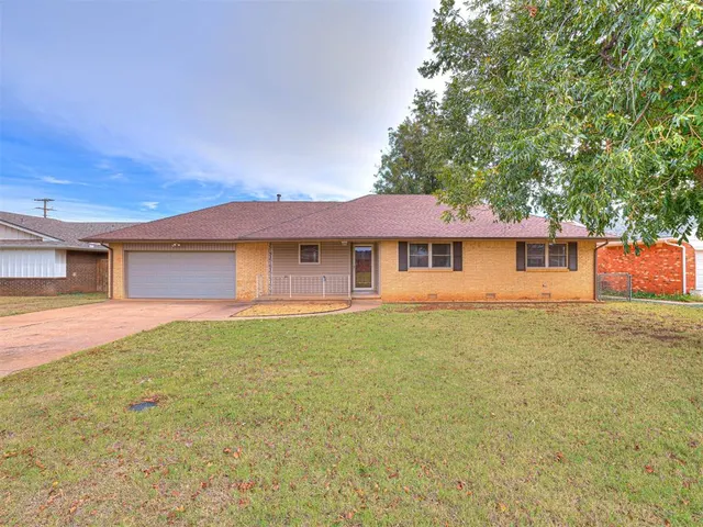 Photo 3 — 1303 S 10th Street, Kingfisher, OK 73750