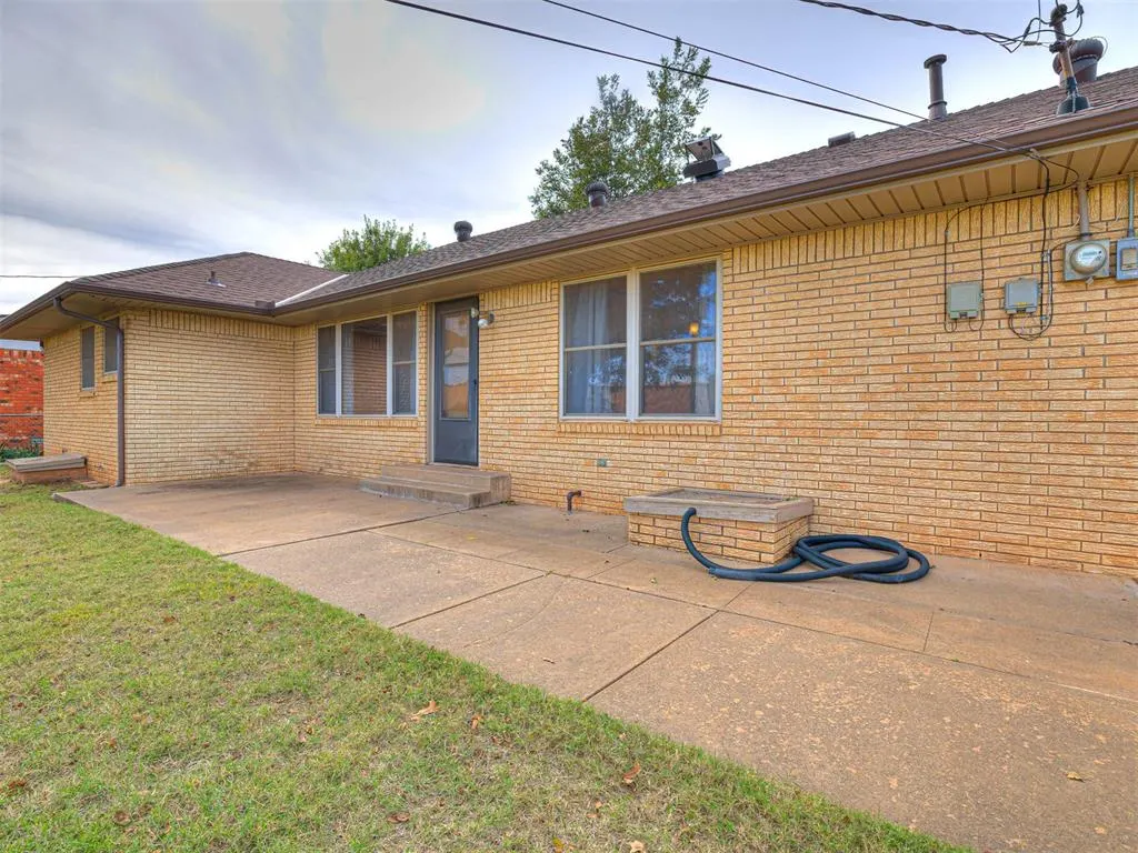 Photo 7 — 1303 S 10th Street, Kingfisher, OK 73750