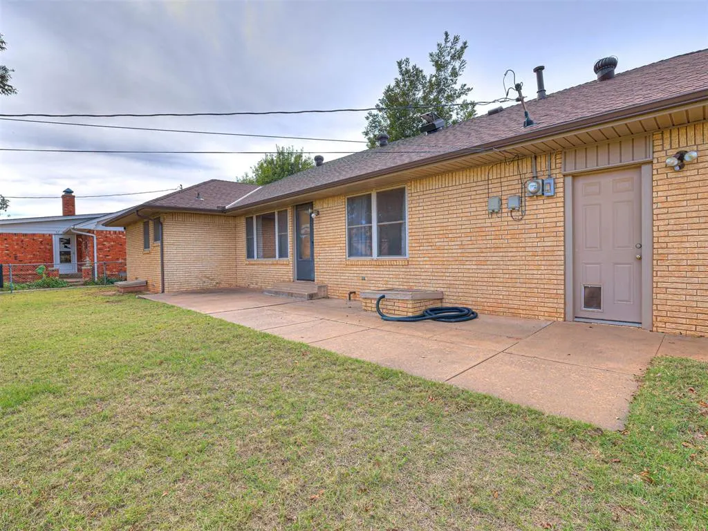 Photo 8 — 1303 S 10th Street, Kingfisher, OK 73750