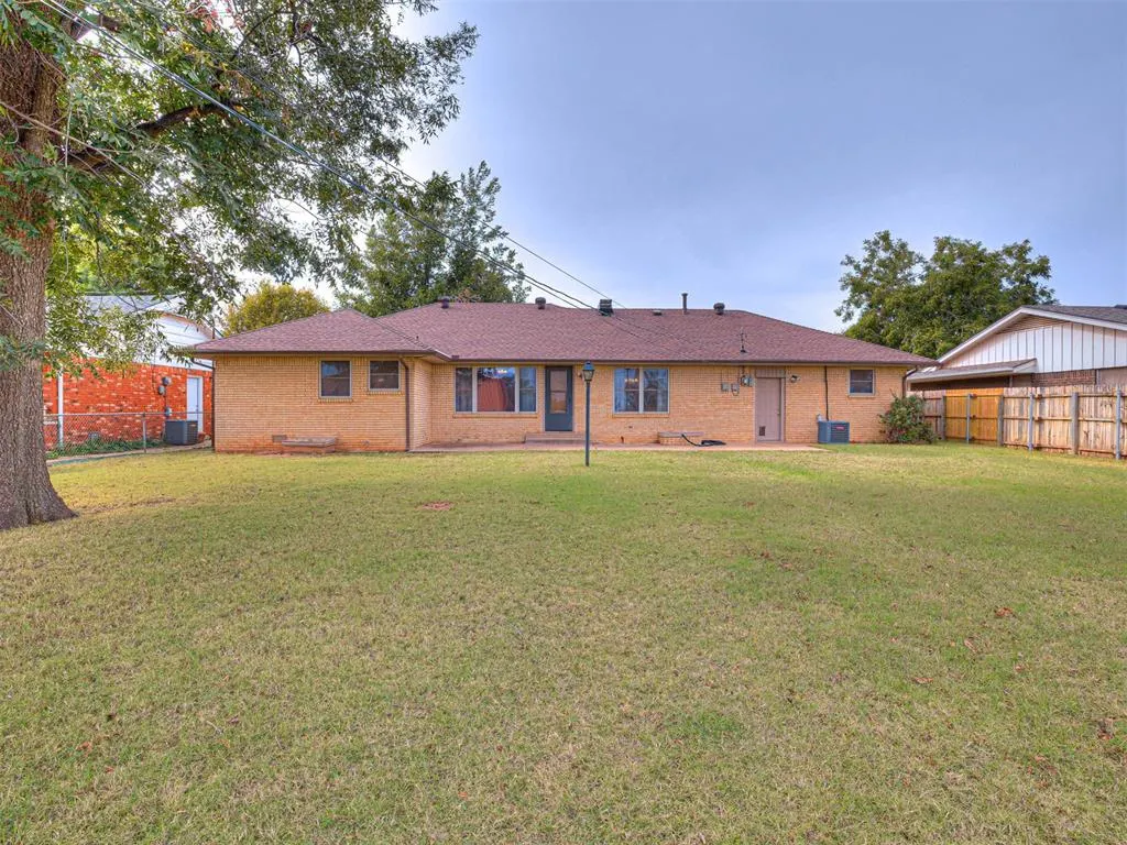 Photo 10 — 1303 S 10th Street, Kingfisher, OK 73750