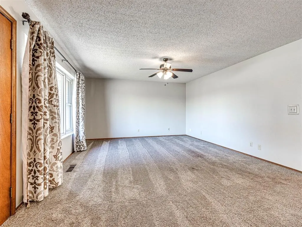 Photo 14 — 1303 S 10th Street, Kingfisher, OK 73750
