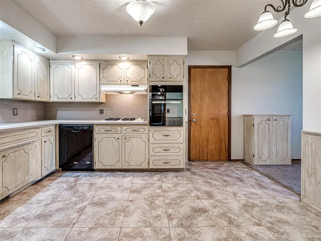 Photo 25 — 1303 S 10th Street, Kingfisher, OK 73750