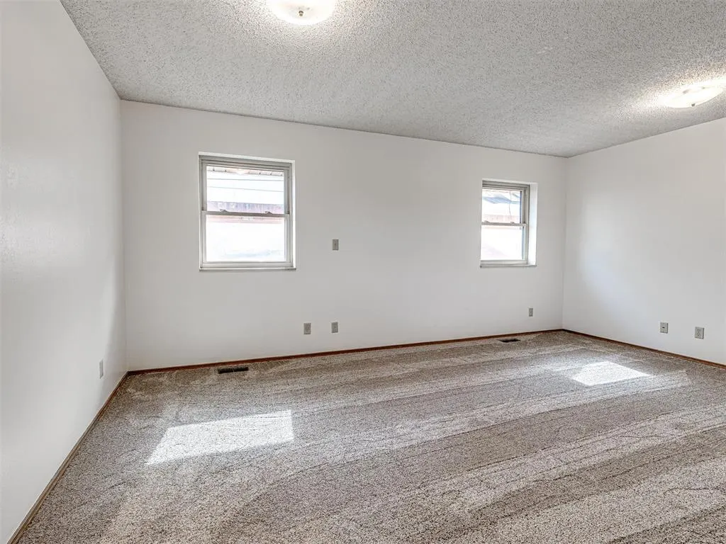 Photo 33 — 1303 S 10th Street, Kingfisher, OK 73750