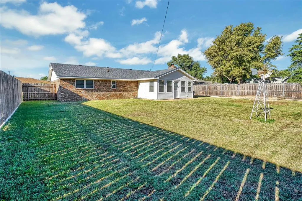 Photo 33 — 2308 N Flamingo Lane, Altus, OK 73521