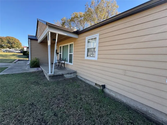 Photo 2 — 812 Roosevelt Street, Seminole, OK 74868