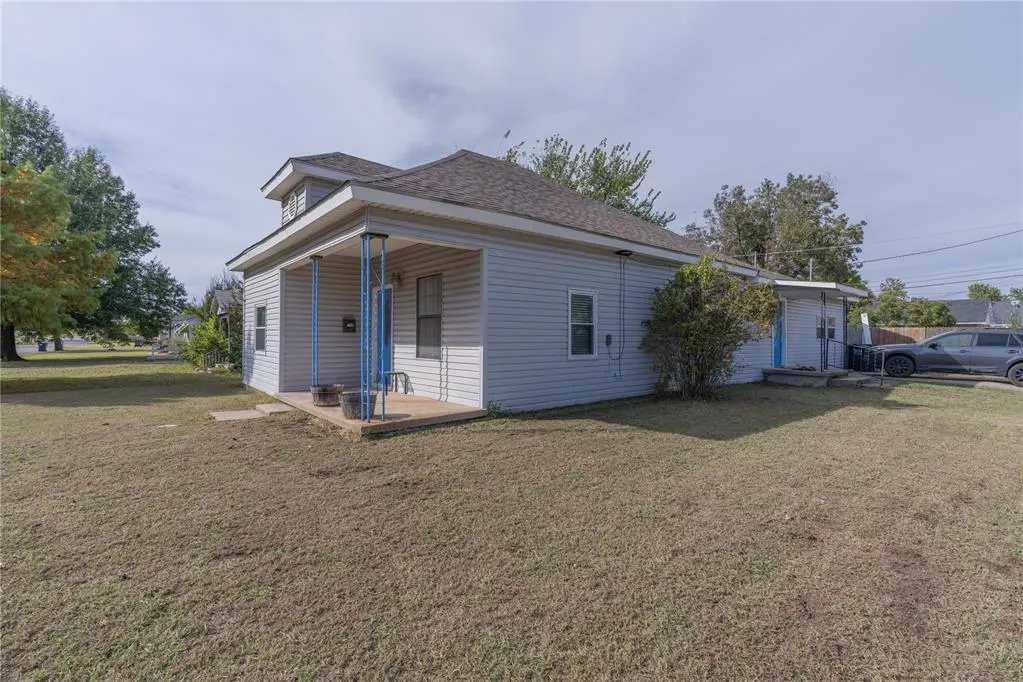 Photo 4 — 202 W Franklin Street, Shawnee, OK 74804