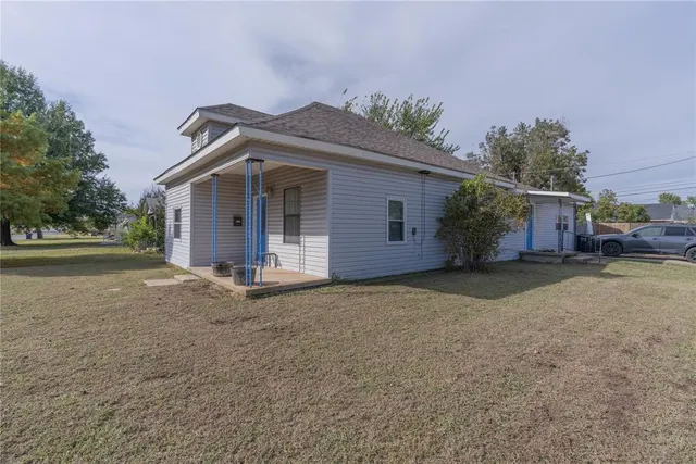 Photo 4 — 202 W Franklin Street, Shawnee, OK 74804