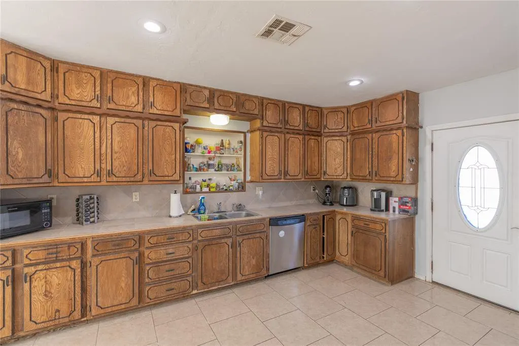 Photo 3 — 202 W Franklin Street, Shawnee, OK 74804