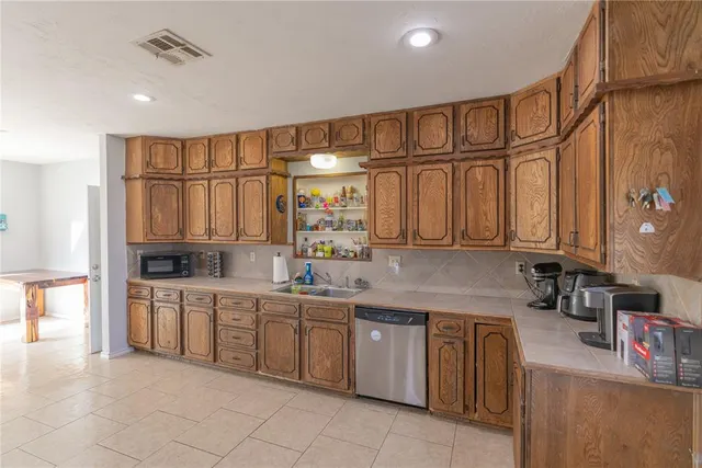 Photo 7 — 202 W Franklin Street, Shawnee, OK 74804