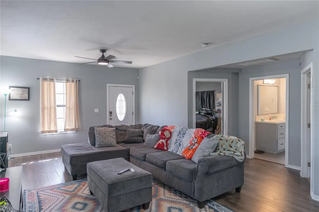 Photo 2 — 202 W Franklin Street, Shawnee, OK 74804