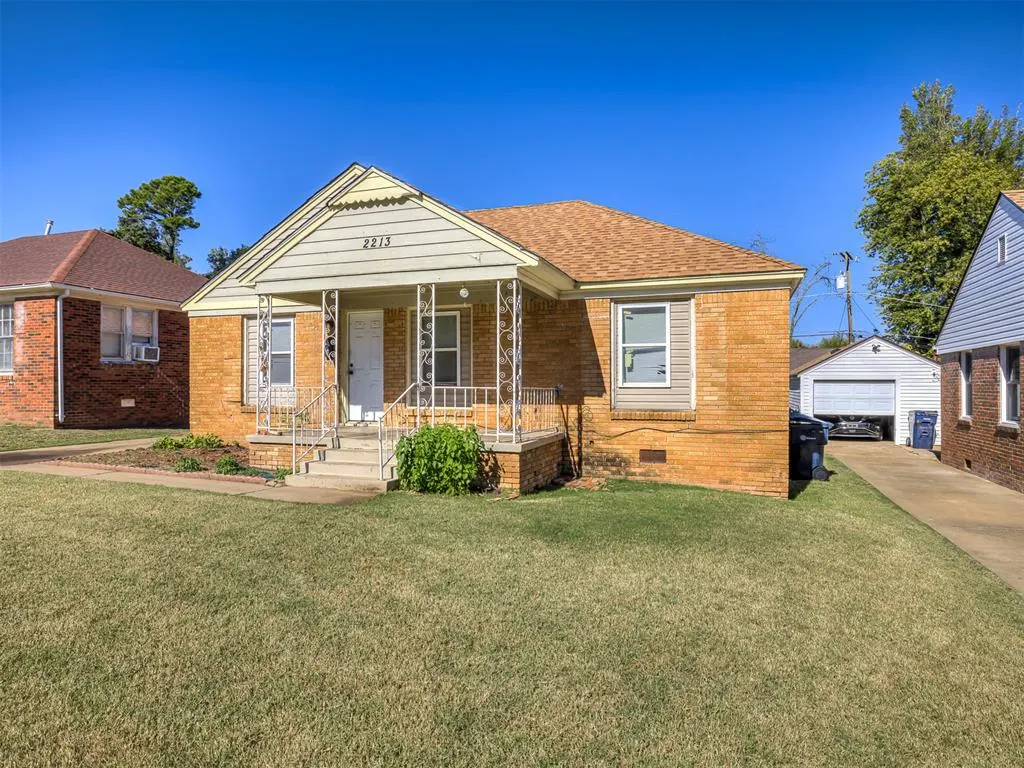 Photo 2 — 2213 NE 18th Street, Oklahoma City, OK 73111