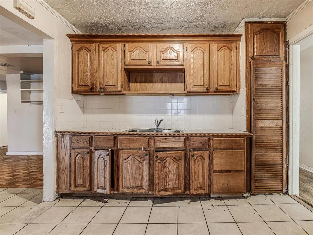 Photo 17 — 2213 NE 18th Street, Oklahoma City, OK 73111