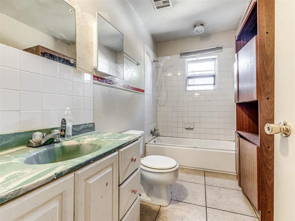 Photo 31 — 2213 NE 18th Street, Oklahoma City, OK 73111